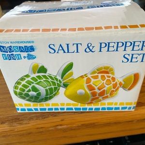 New in box Salt & pepper mosaic fish set